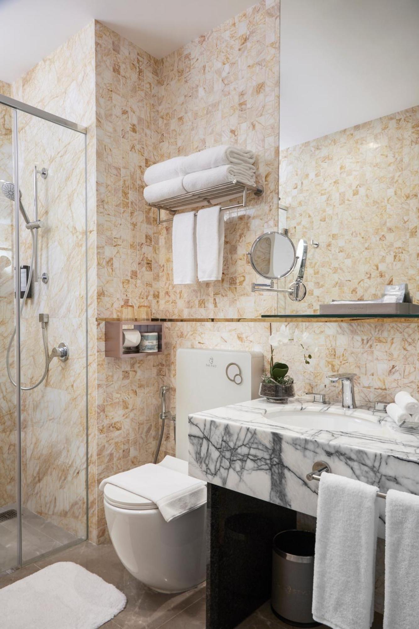 The Face Style Hotel Kuala Lumpur Exterior photo Bathroom